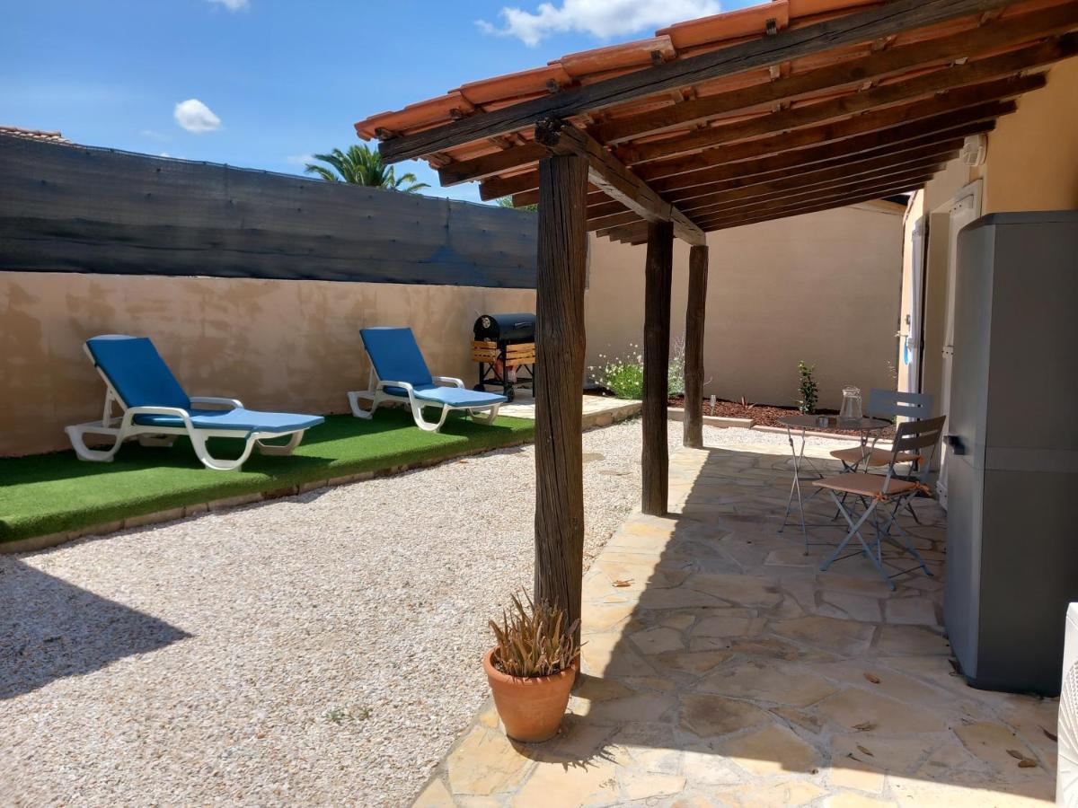 Studio Independant Dans Villa Neffies Exterior foto